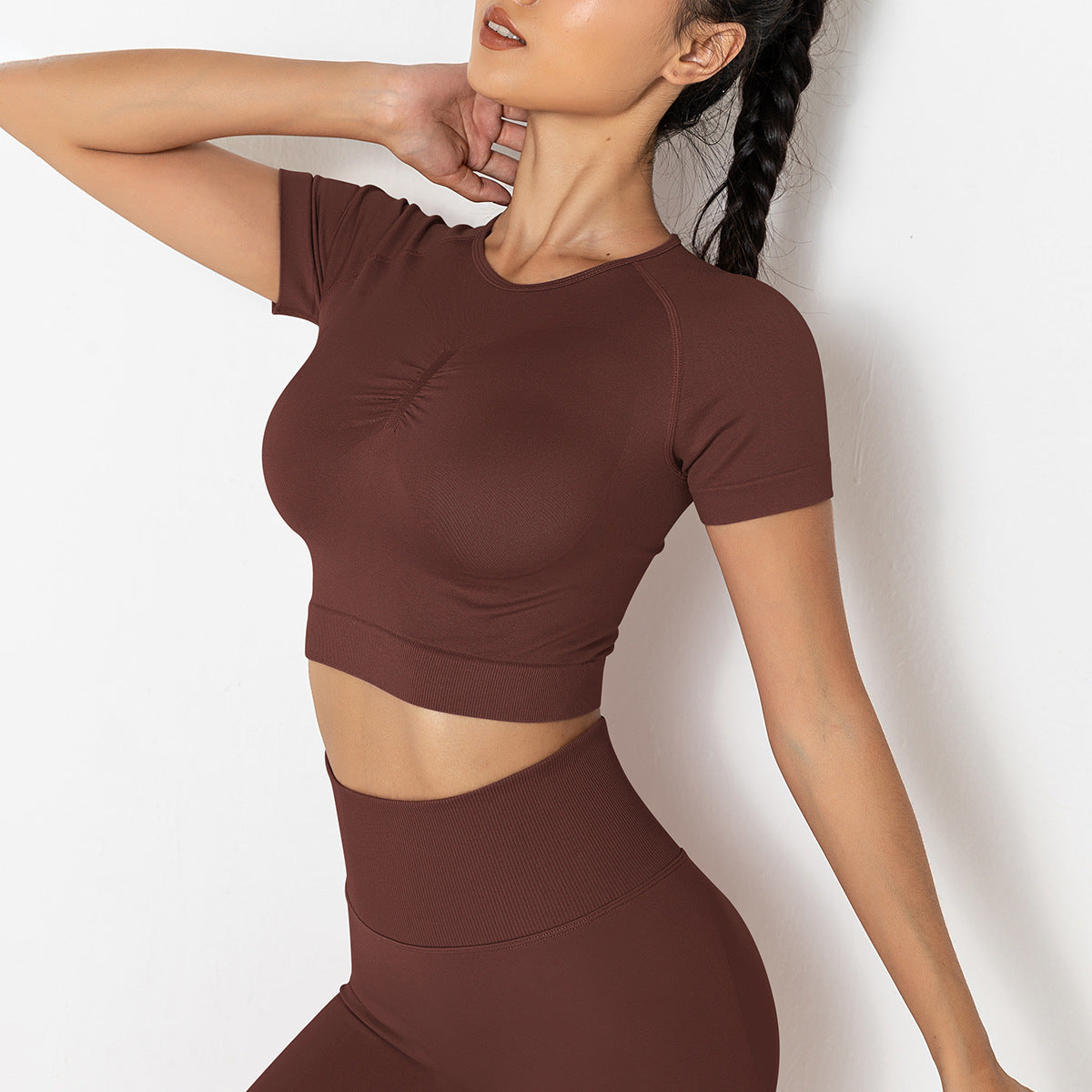 Tee-shirt sans couture tricoté en couleur solide Sports Running Fitness Yoga Porter à manches courtes