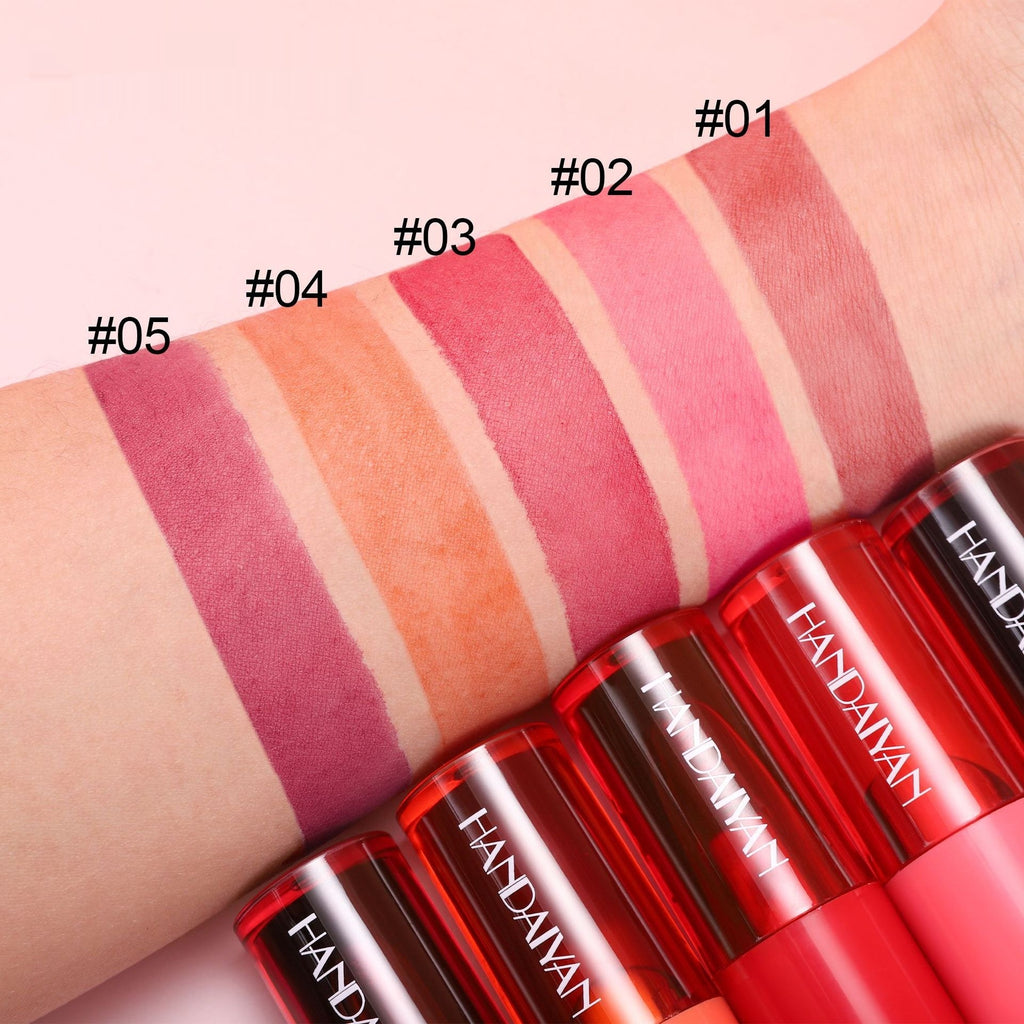 Waterproof glossy And a mud-resistant lip gloss