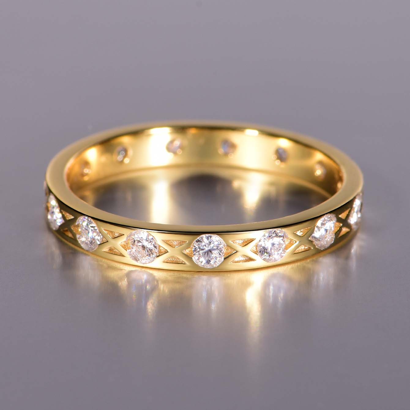 S925 Argent Or plaqué 14-Stone Moissanite X-Pattern Anneau d'éternité 1,9g D Couleur VVS1 US S