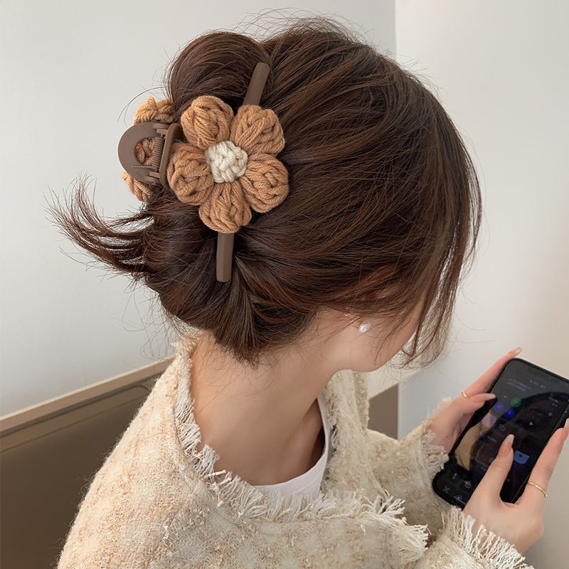 Grip de fleur de laine Élégante Barrettes femmes haut de gamme Clip sur le dos de la tête