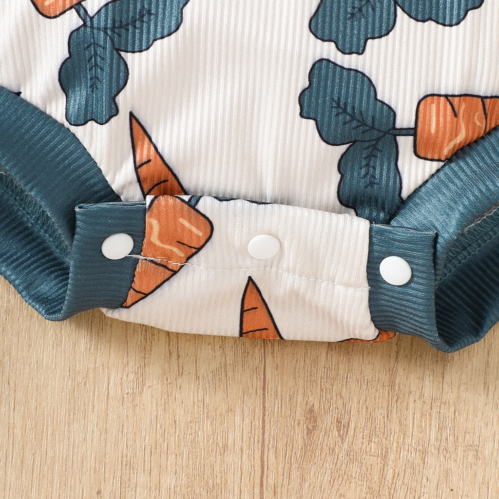 Cartoon Lapin-oreille Hoodie avec une carotte vivante imprimé Romper