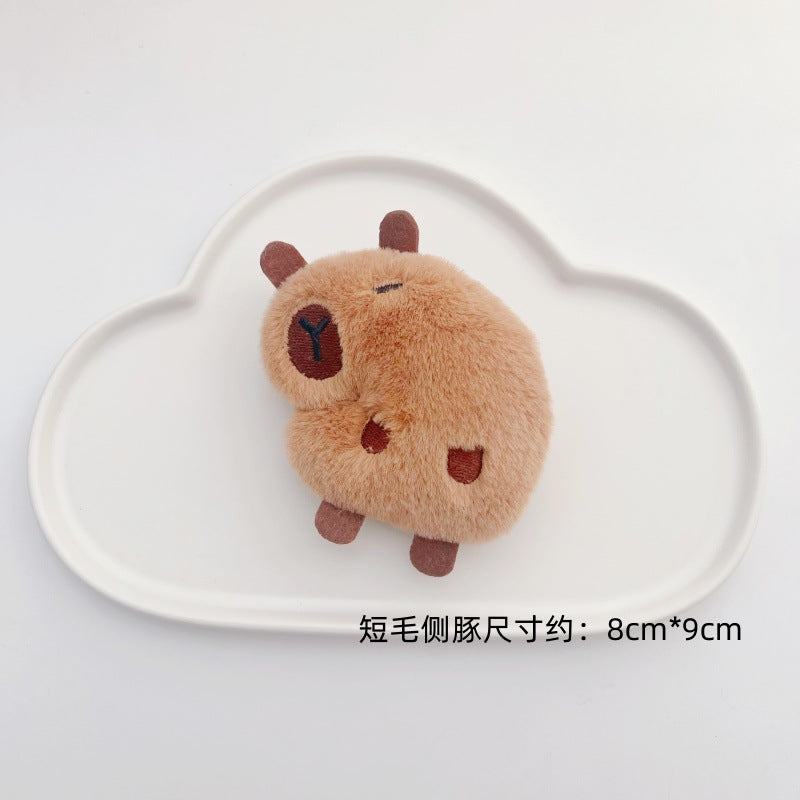Cartoon Plush Capabala Figurine Poupée Brooch