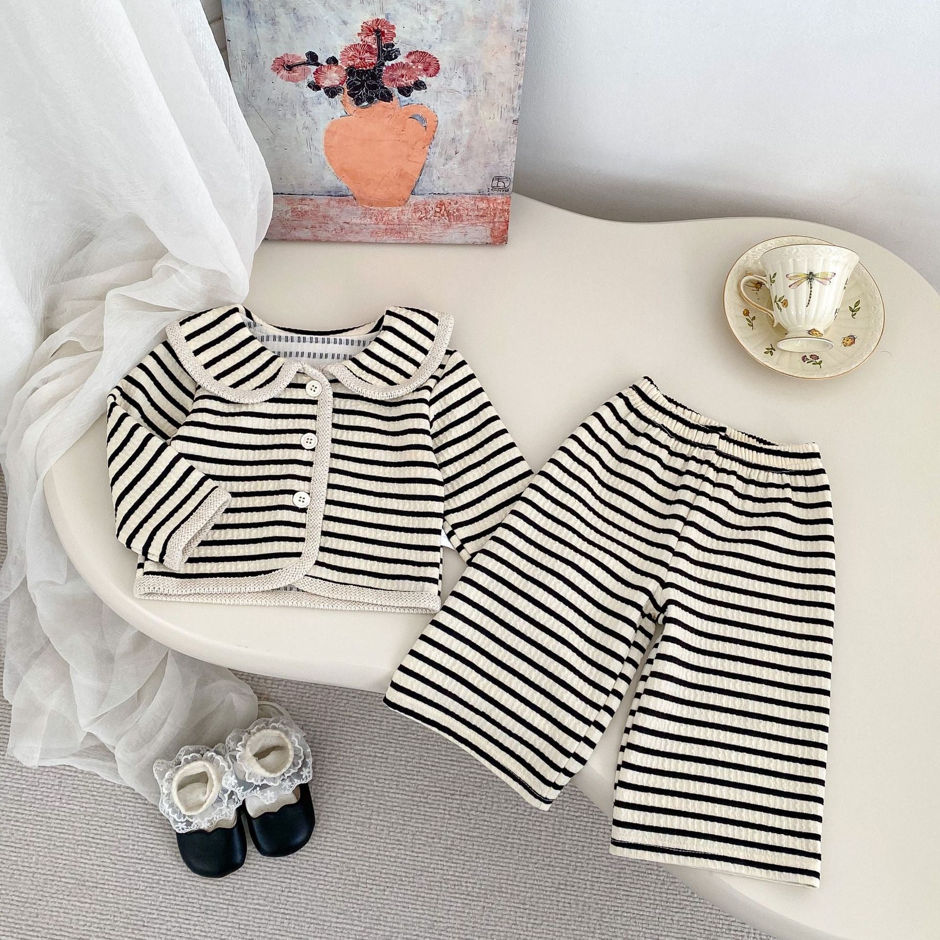 Veste à manches longues et pantalons rayés pour petites filles