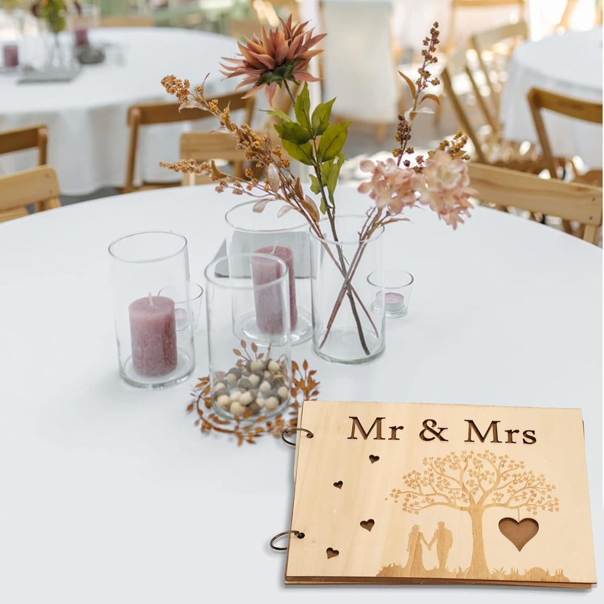 Livre d'or unique de mariage en bois – gravé avec Mr & Mrs