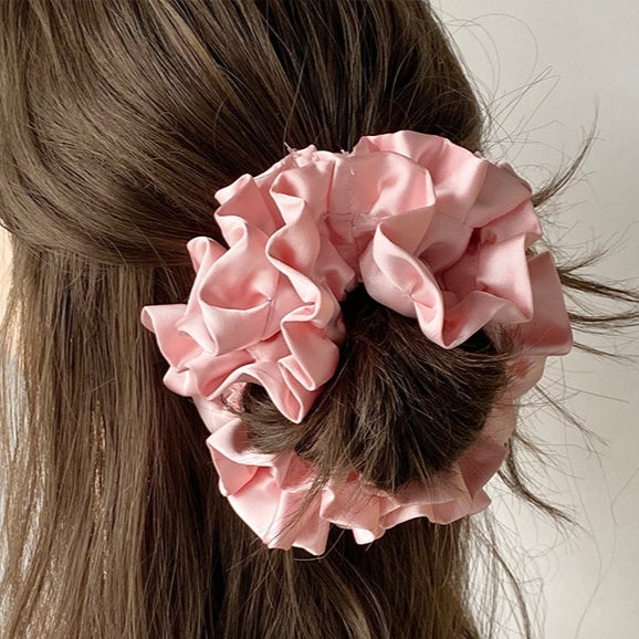 Satin plissé fleur de coiffure Grande Anneau de cheveux Full Hyrangea