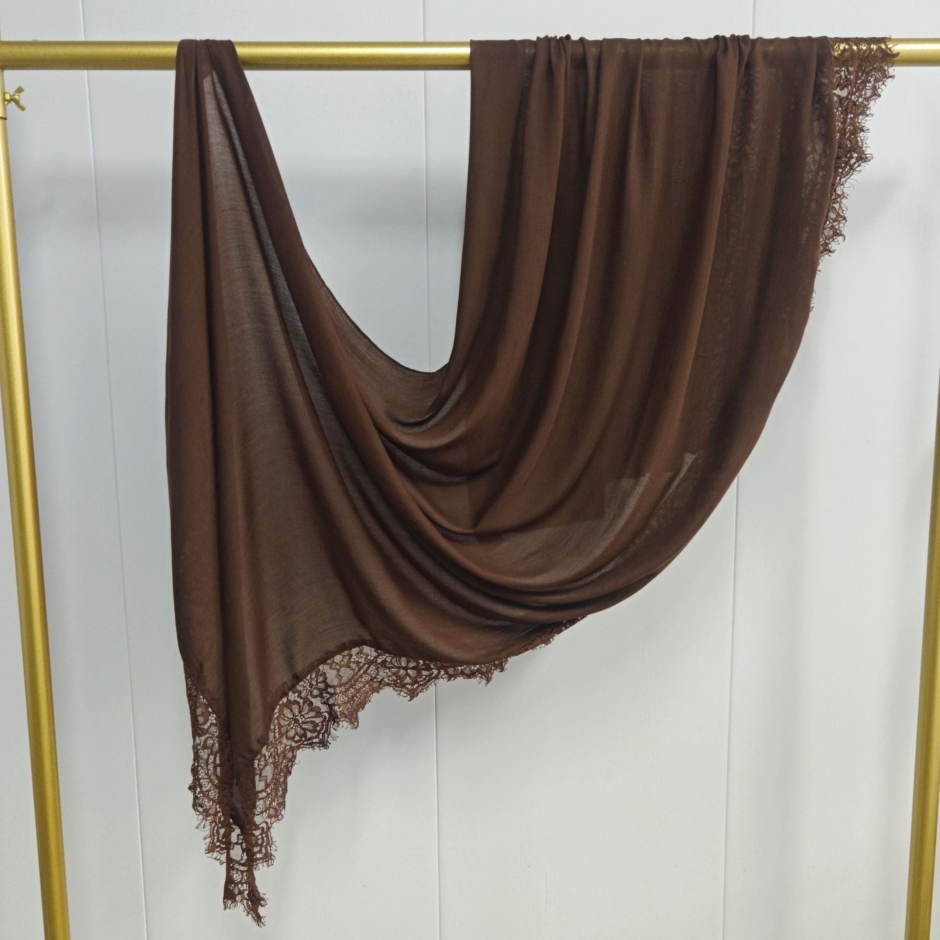 Écharpe de rayonne de couleur solide en dentelle