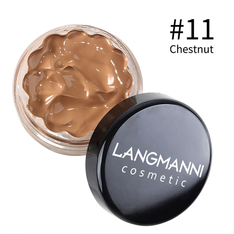 Fondation dans 12 nuances disponibles pour le maquillage
