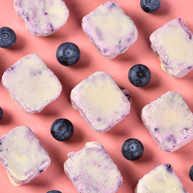 Cubes de yogourt avec morceaux de fruits Fraise Bleue
