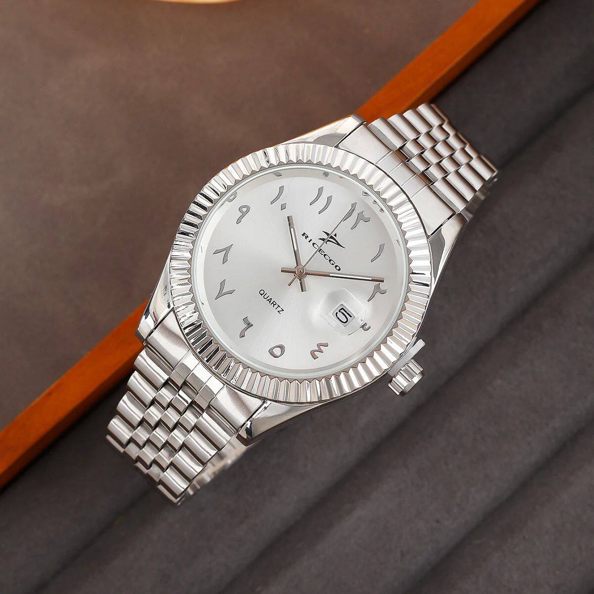 Montres de mode hommes Date haut de gamme de luxe Casual Sport