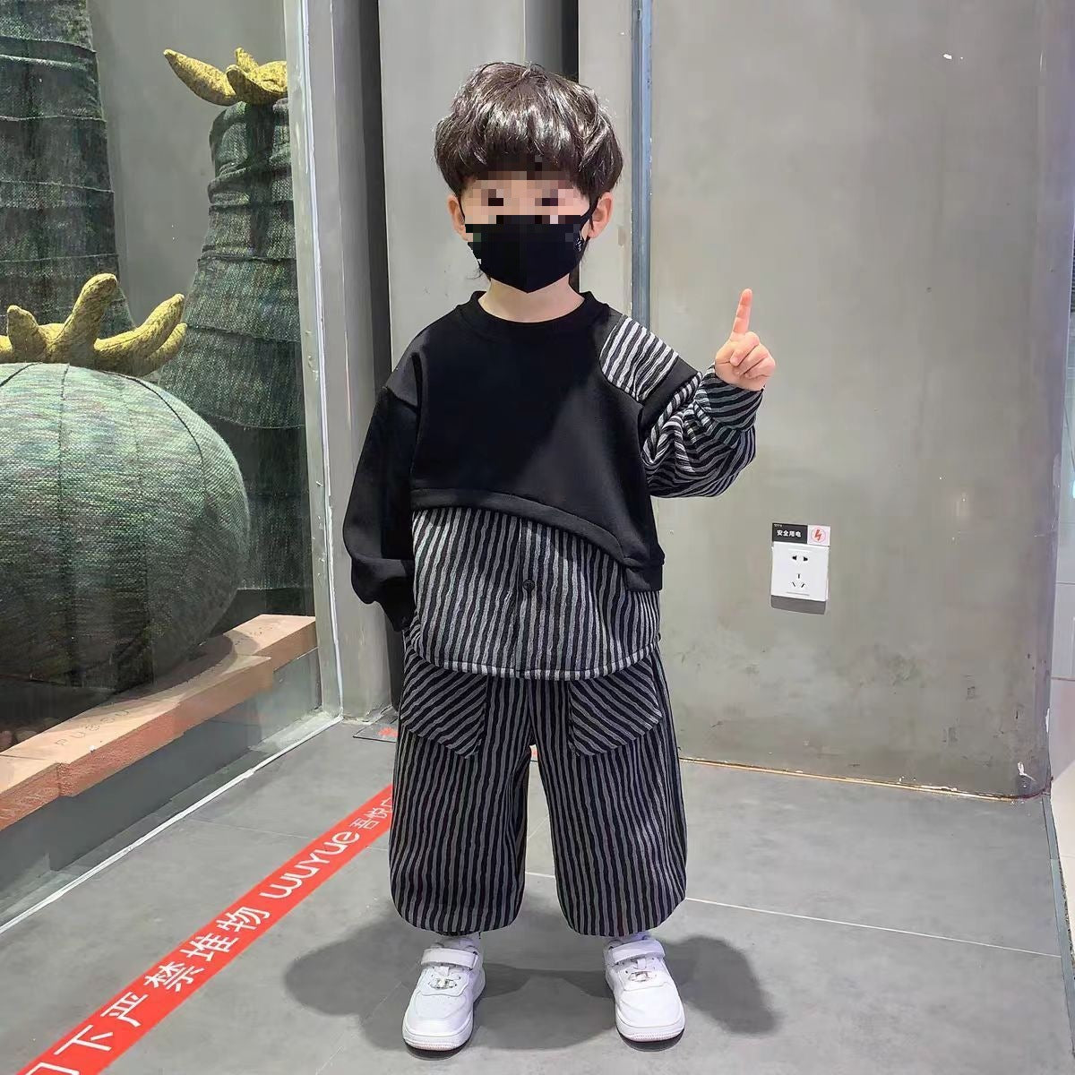 Hoodie et pantalons pour garçons