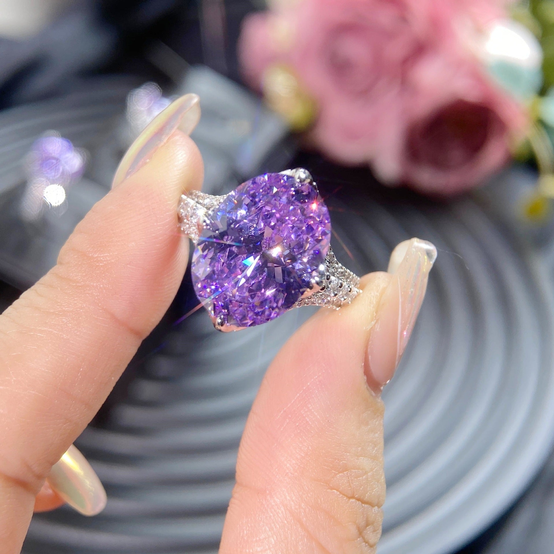 Femmes Violet ovale Ton Cubic Zirconia Déclaration Anneau