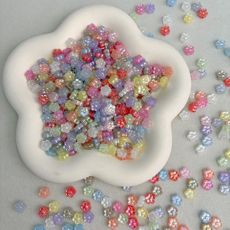 Mini perles de fleurs en acrylique 5-Petal avec paillettes d'or fin