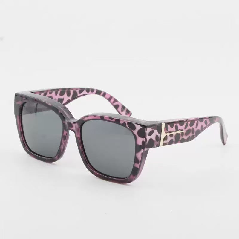 Lunettes Myopia surdimensionnées de style coréen avec une impression léopard pour un look premium