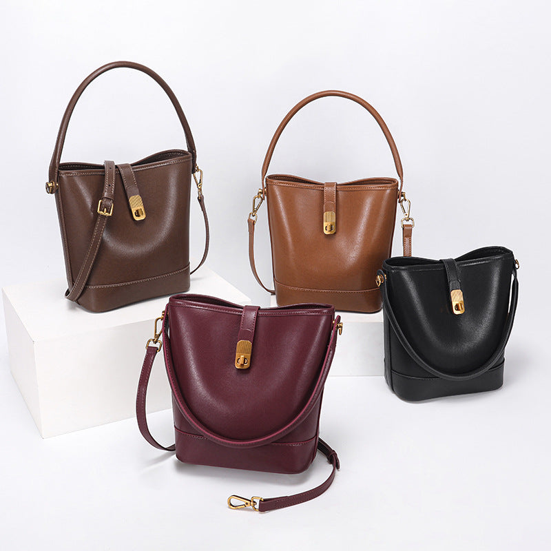 Retro Light-Luxury Épaule en cuir teinté aux légumesCrossbody Bag