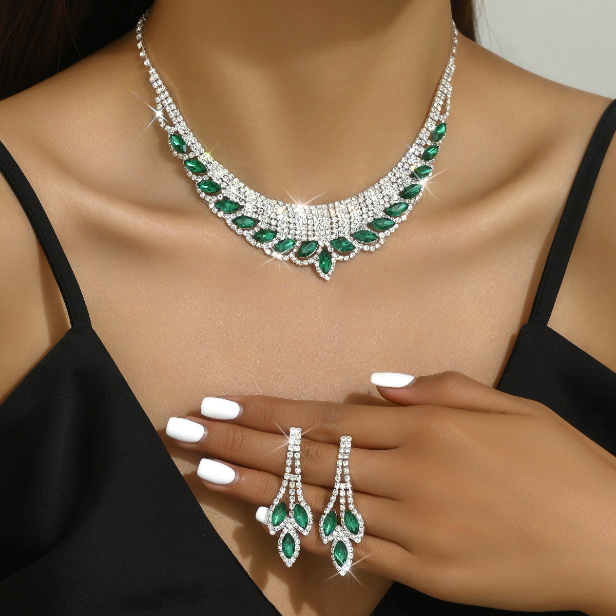 Boucles d'oreilles et colliers haut de gamme de style européen et américain