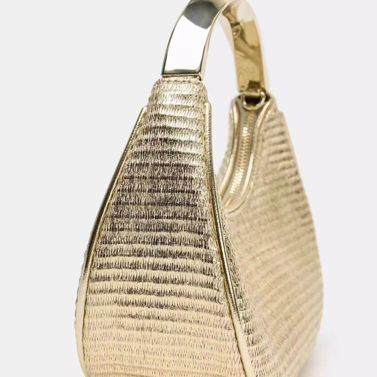 Sac de corps en chaîne tissé pour femmes avec poignée en métal