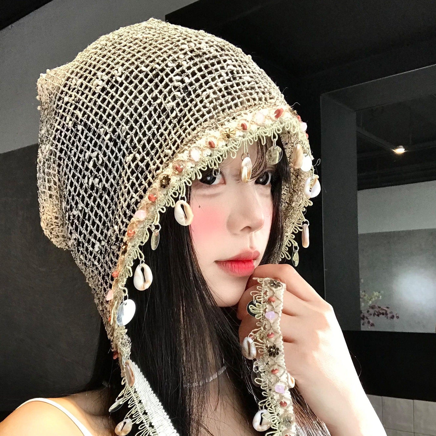 Chapeau en cuir pour femmes en forme de coquille