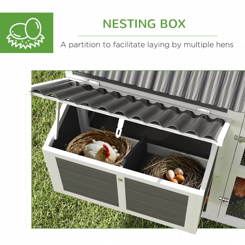 Coop de poulet en bois avec cour