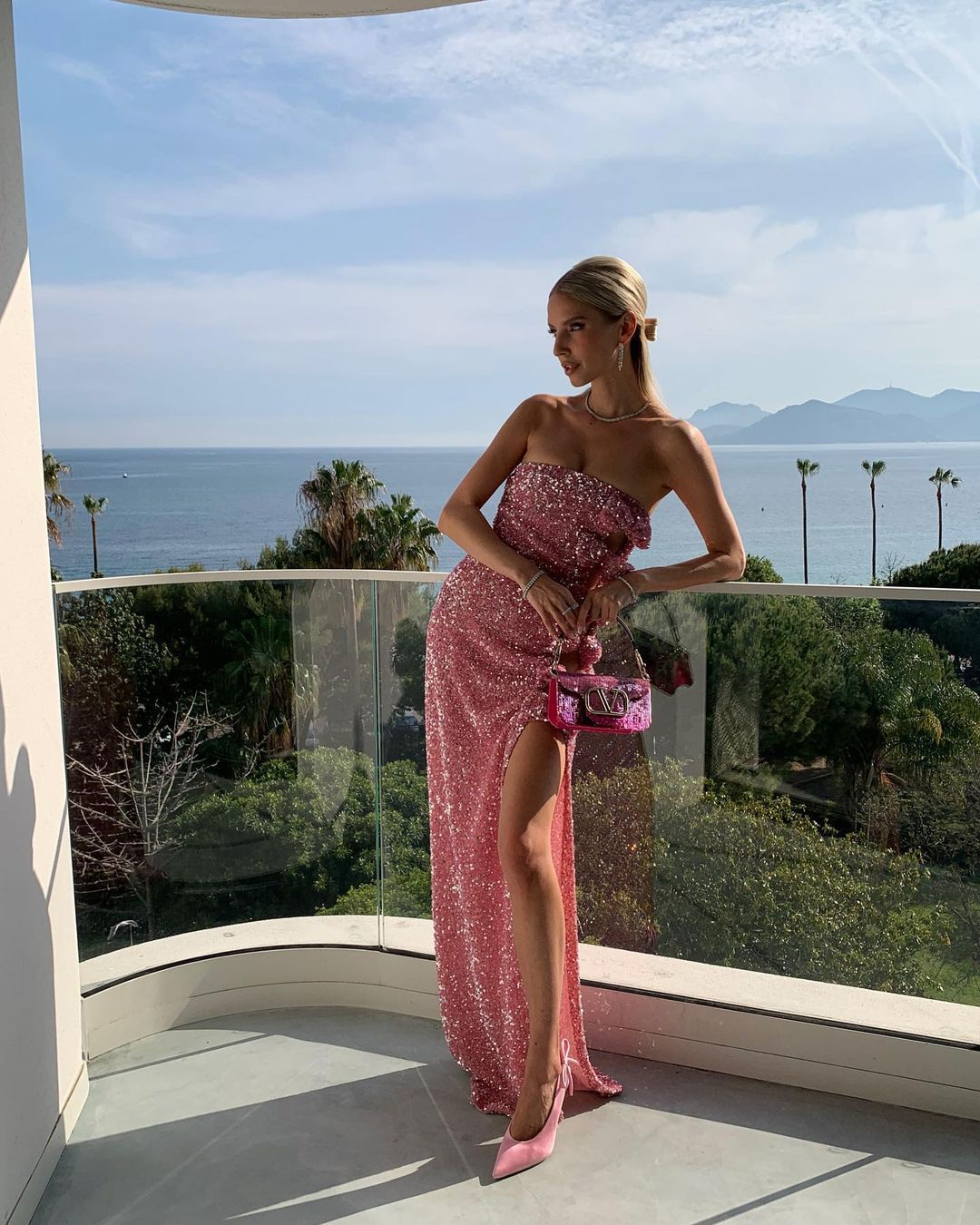Robe longue de coupe de l'Off-Shoulder Slimming Sequins sans dos