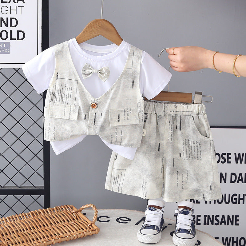 Handsome little boy's suit: jacket and short-sleeved two-piece