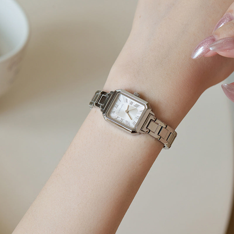 Montres de style niché pour femmes mode