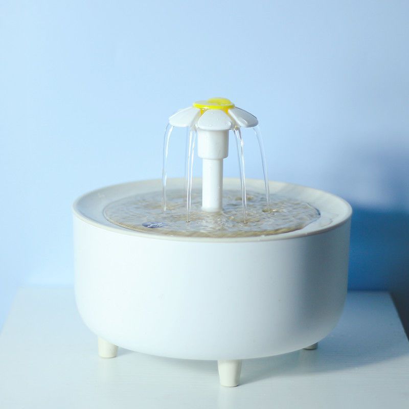 Fontaine d'eau pour animaux domestiques à filature automatique
