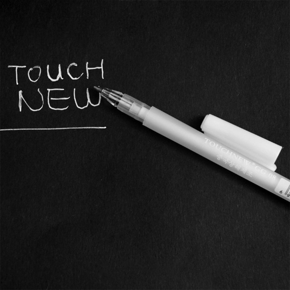 Stylo surligneur peint à la main avec carte noire