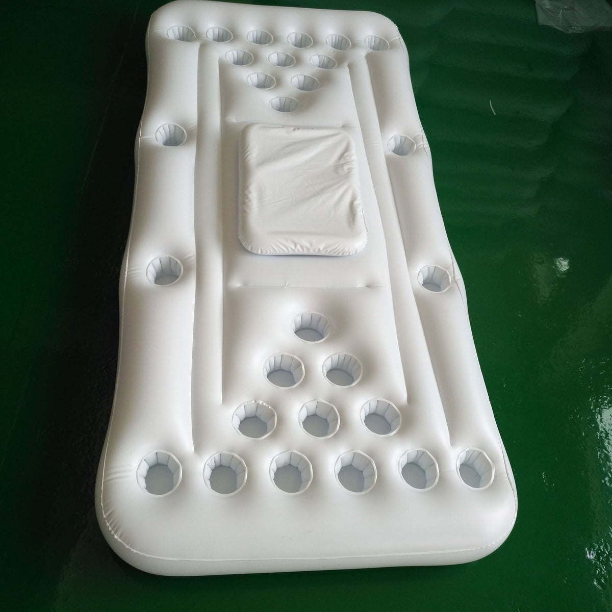 Bouée gonflable de beer Pong. Matelas gonflable Bière Pong piscine. jeu de boisson gonflable