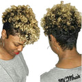 Les cheveux bouclés à court teints africains