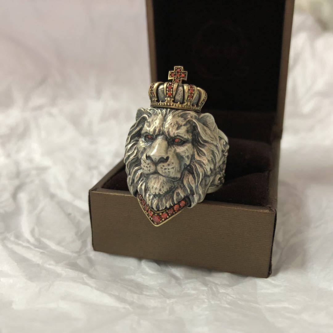 Ancienne bague de lion