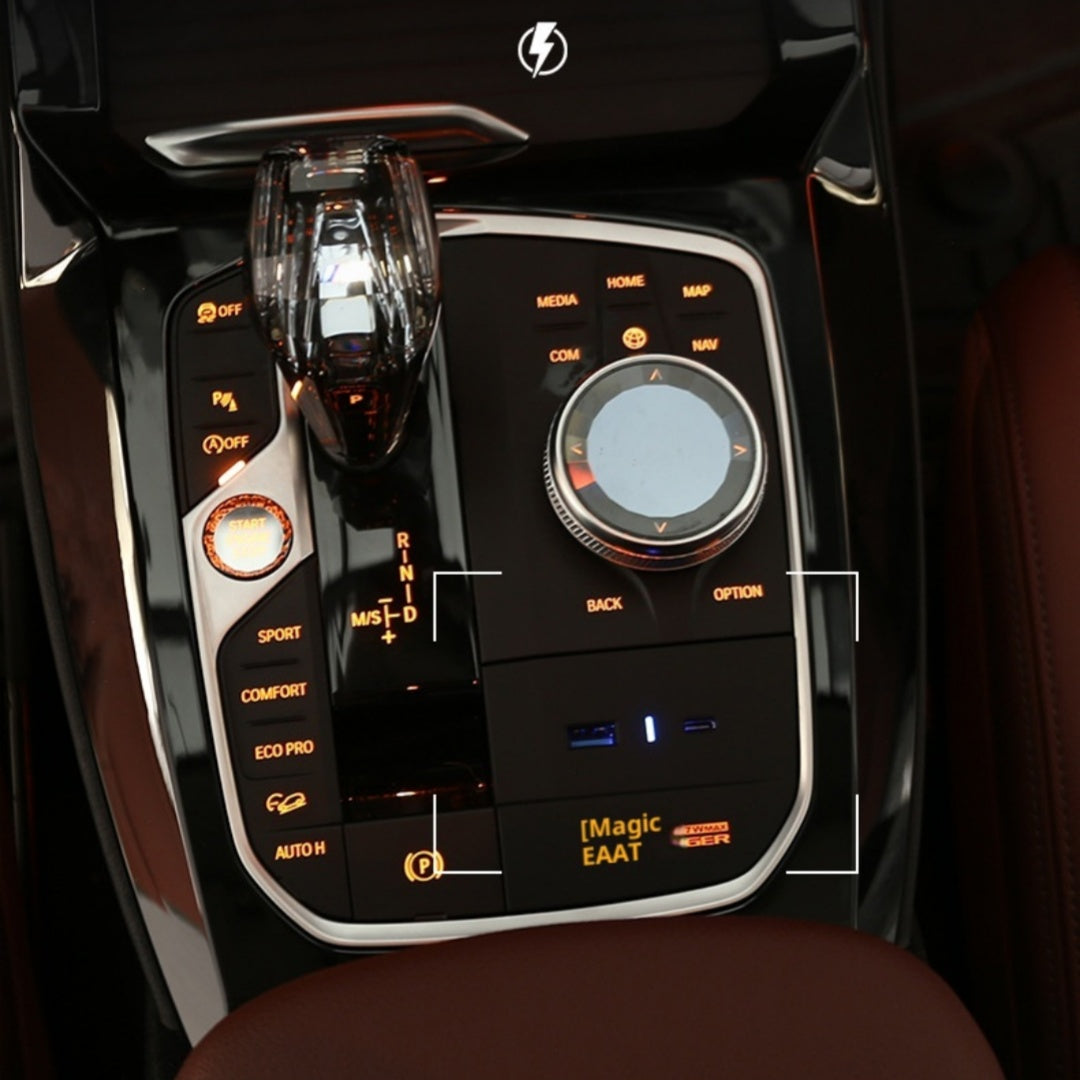Décoration intérieure et chargeur de voiture de conception minimale