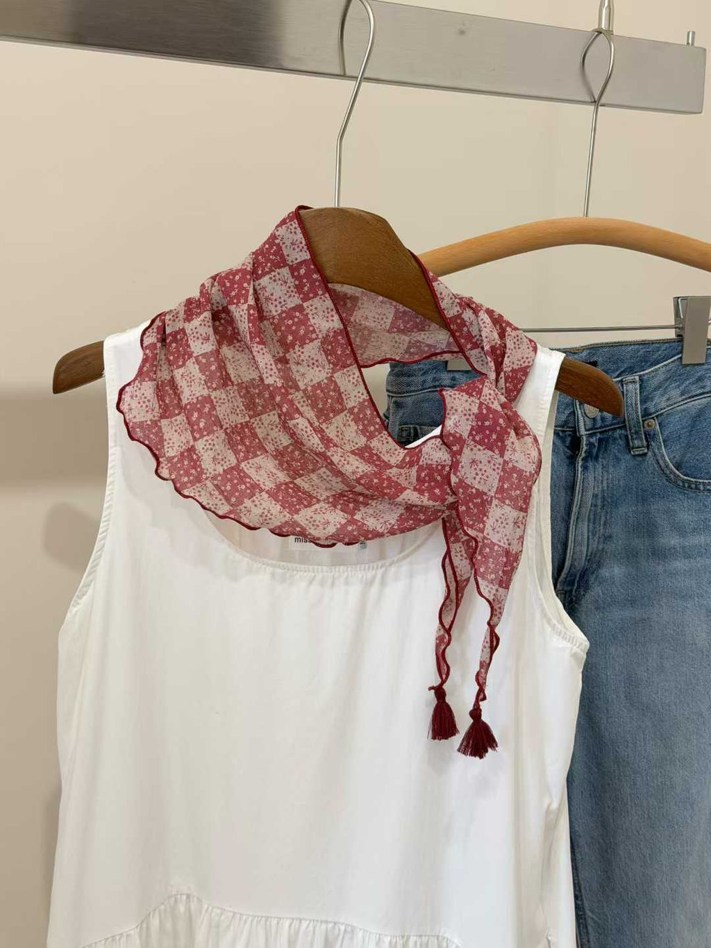 Écharpe de Triangle de Tassel en Plaid Floral léger