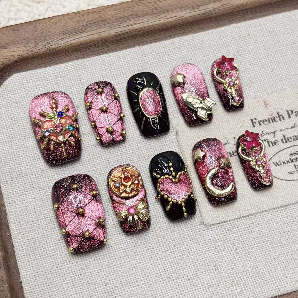 Demi-longueur Stiletto faux ongles purement faits à la main et prêt-à-porter
