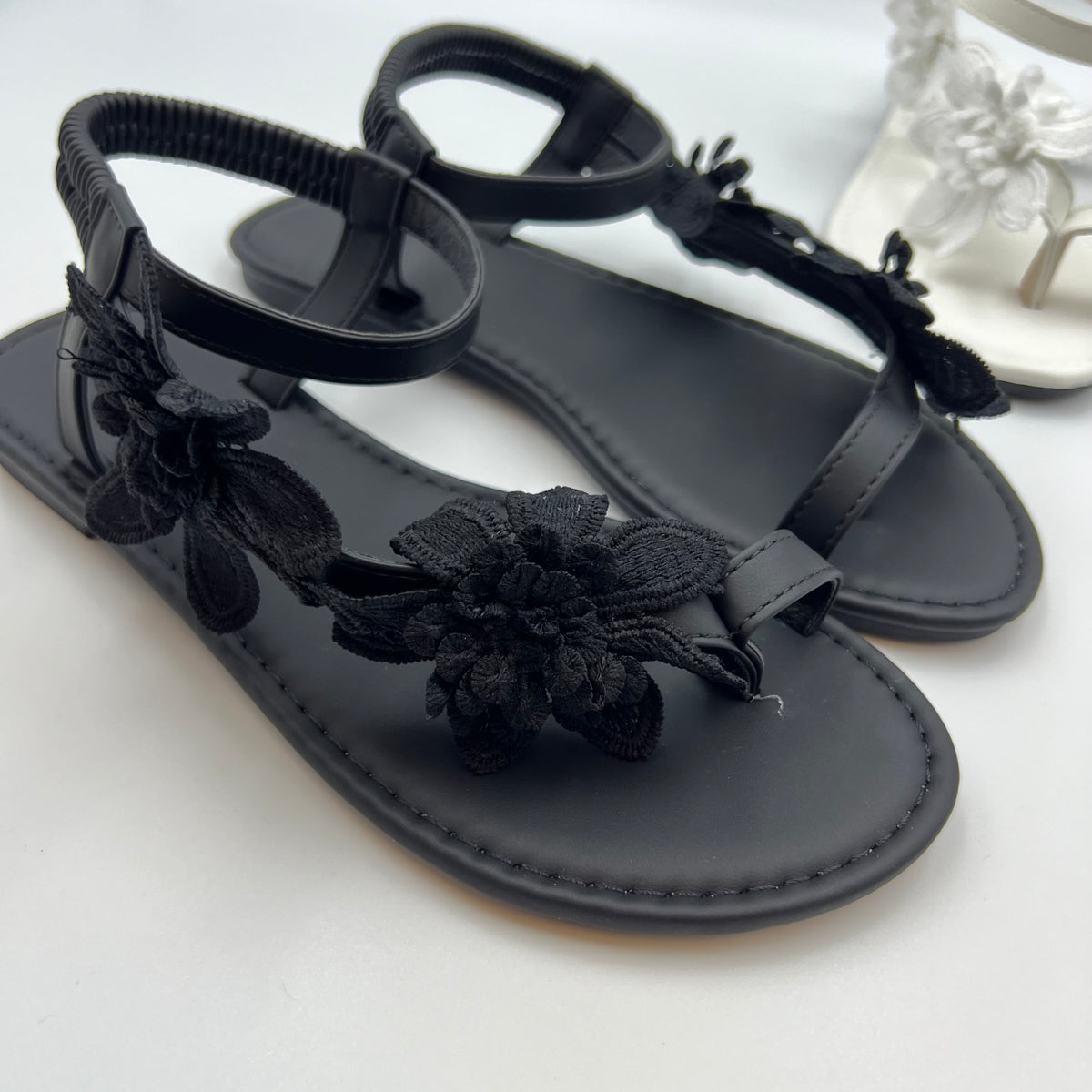 Sandales plates de broderie florale européenne pour femmes