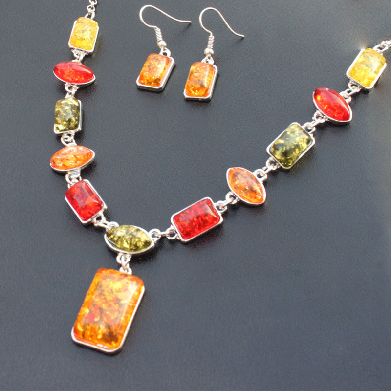 Boucles d'oreilles et colliers en deux parties