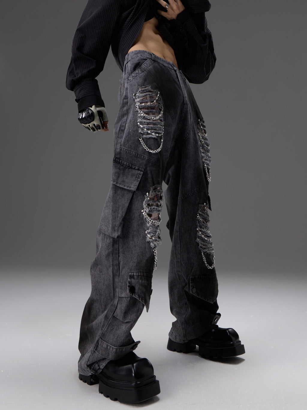 Jeans Denim Détresse Rétro avec des pantalons de travail Pearl and Metal Hardware
