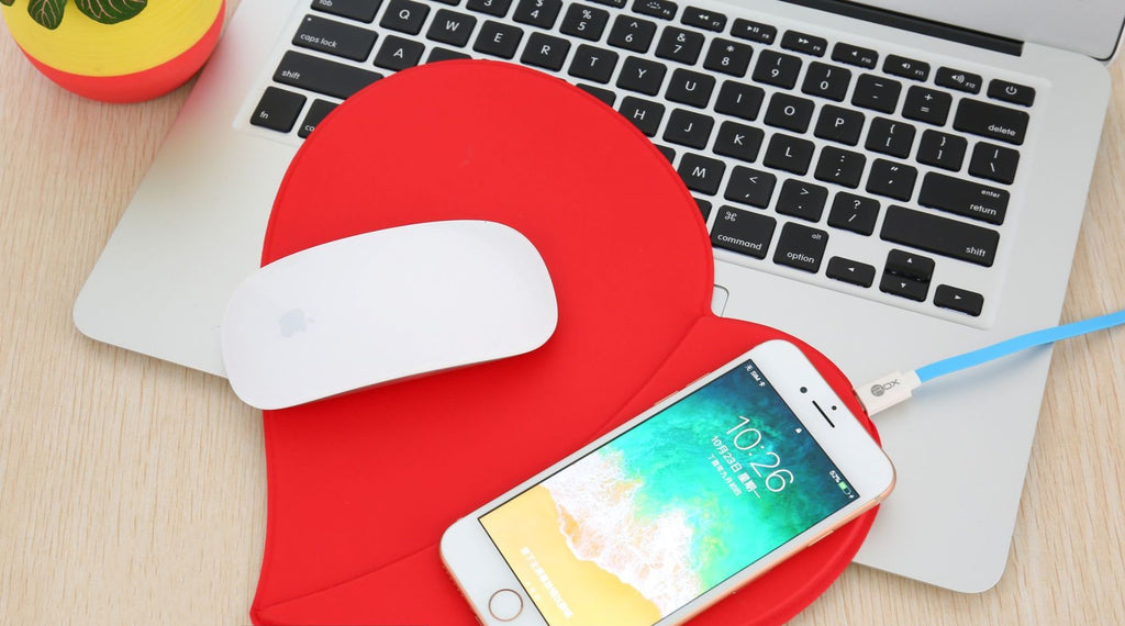 Pad souris sans fil charge rapide en forme de coeur