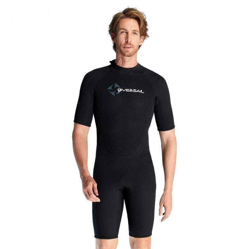 Maillot de bain à manches courtes isolé