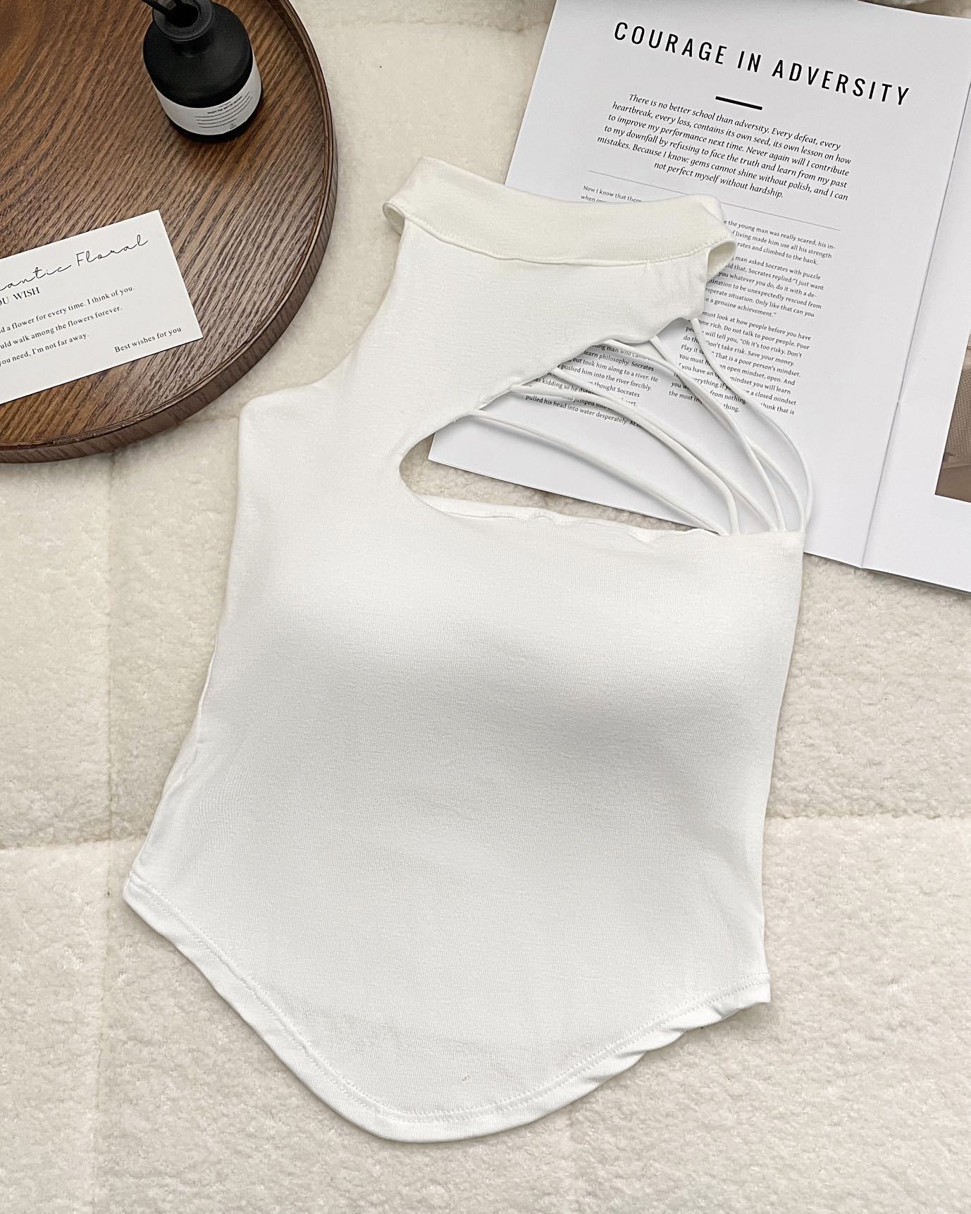 Camisole de col haltère irrégulière pour les femmes