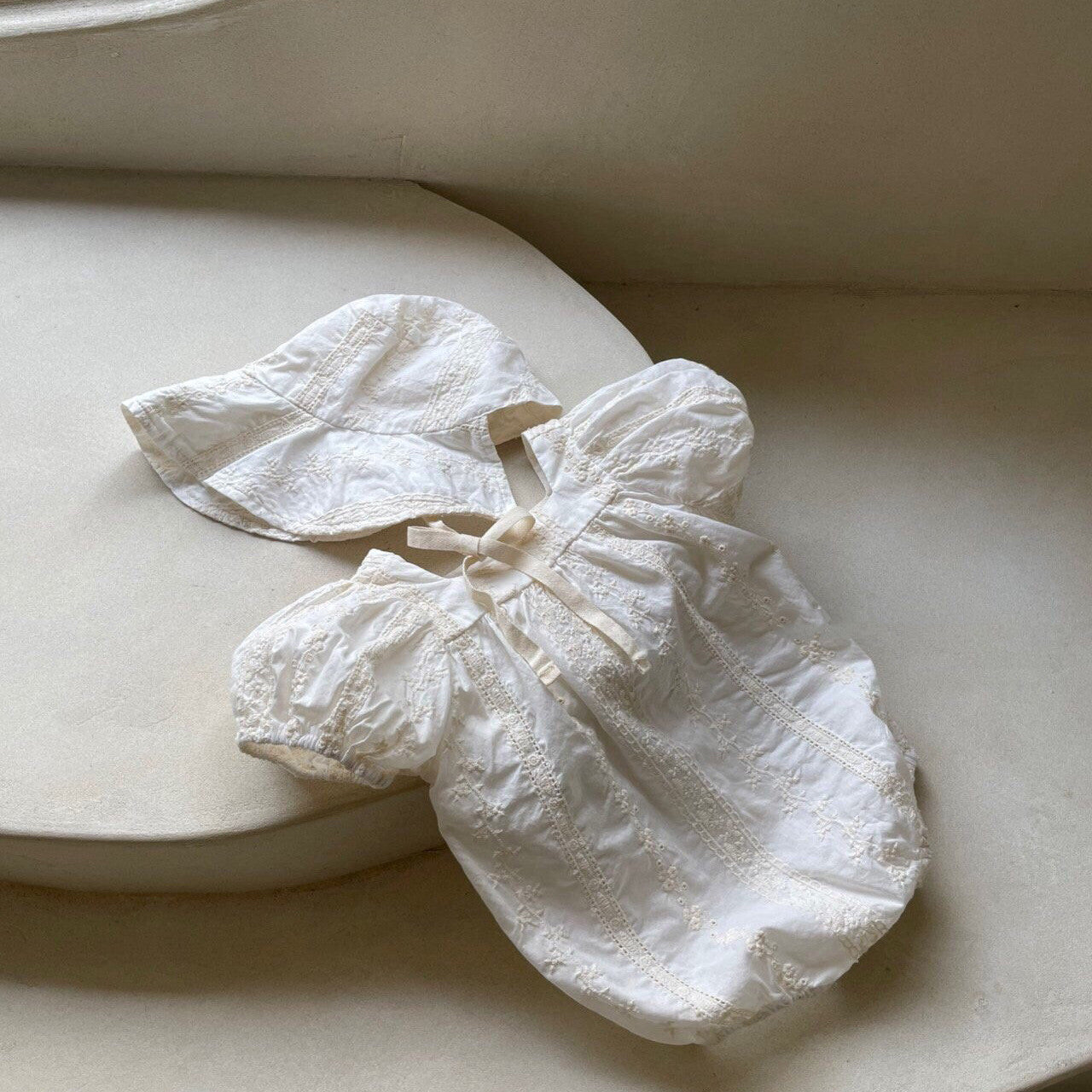 Puff de bébé fille manches une pièce Romper