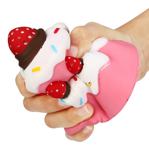 Sweet Mochi Jumbo Strawberry Cake parfumé super lent Jouet d'enfant Cute Squeeze Jouet Gags