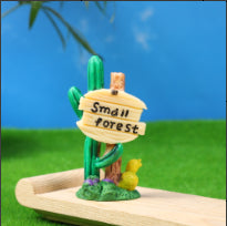 Petit cactus décor-vert-pvc-3.2*2.8*7.3cm-1 pièce