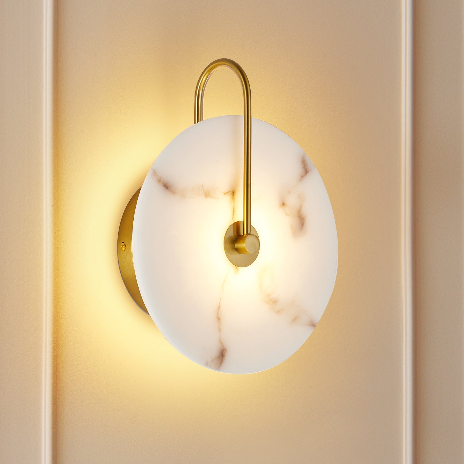 Round Alabaster Wall Sconce, Natural Marble Lampshade Wall Sconce, Hardwired Circular Sconce LED Modern Wall Lamp for Bedroom, Stairs, Living Room, Be