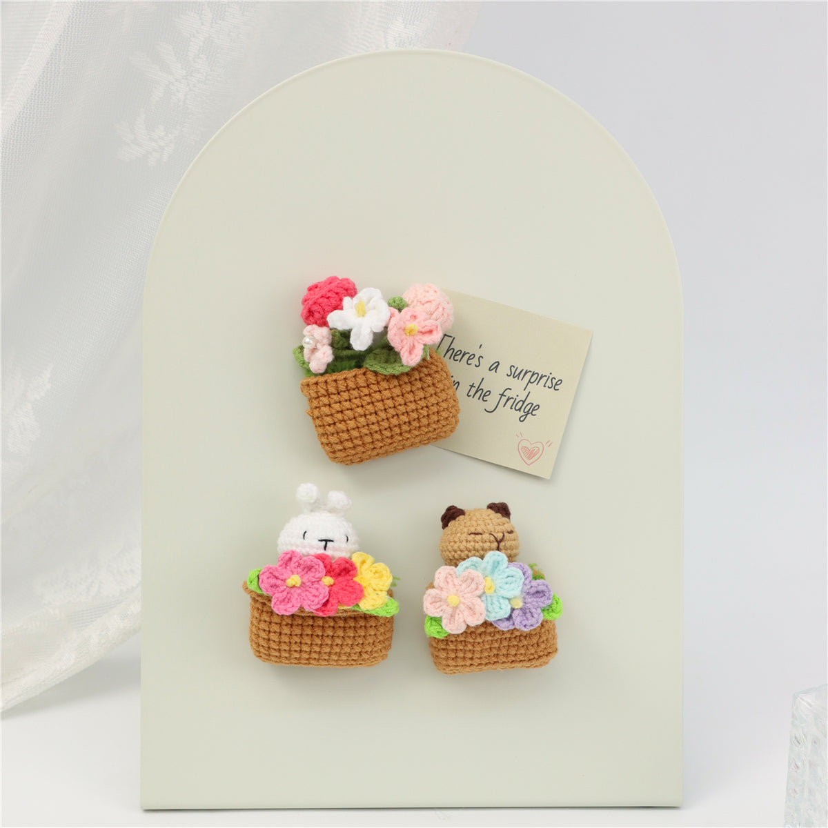 Crochet fait main carré pot de fleur Mignon de poupée trois pièces ensemble avec Bunny Little Ani