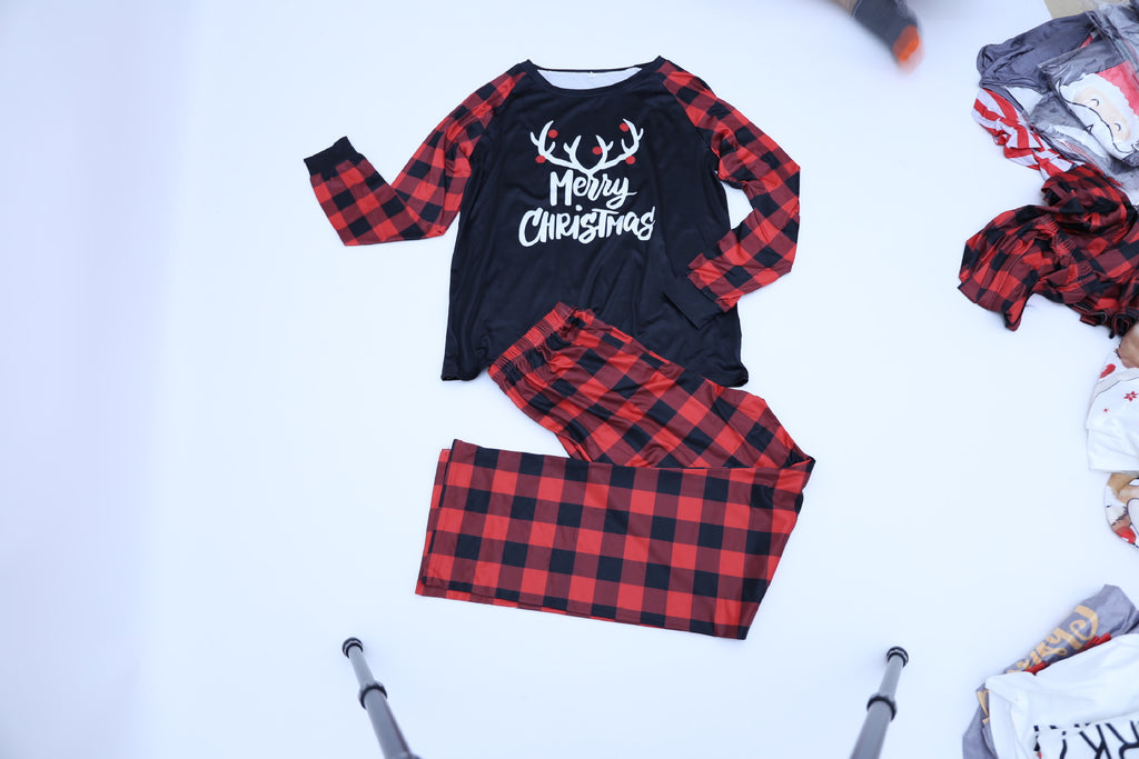 Costume famille parent-enfant assorti de couleur
