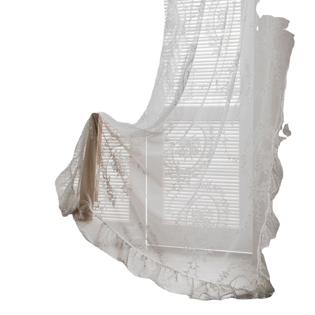 Fenêtre Balcon Bay en dentelle avec partition de sable blanc et rideaux pastoraux Wavy