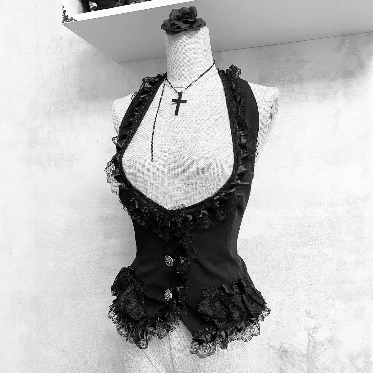 Veste d'haltère en dentelle noire de style gothique foncé pour les femmes