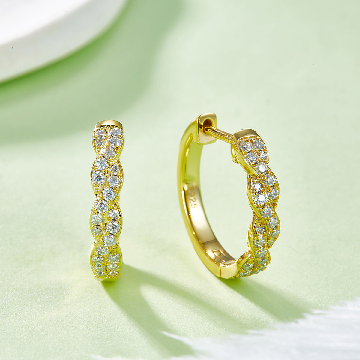 3.6g S925 Boucles d'oreilles en mossanite en argent sterling Boucles d'oreilles en boucles torsadées 17 mm avec GRA
