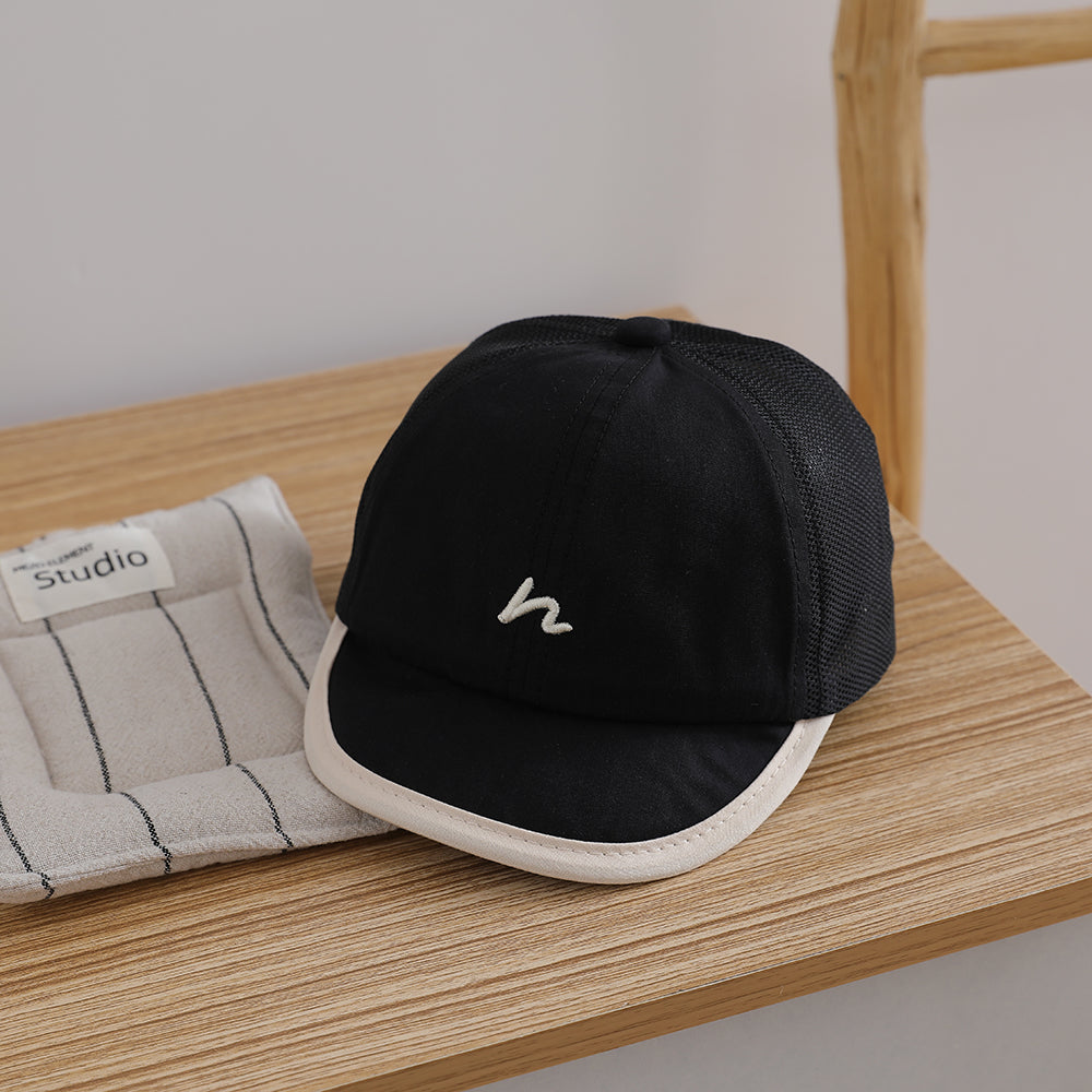 Casquette de baseball courte Brimmed pour enfants avec surface en mesh pour ventilation et protection solaire