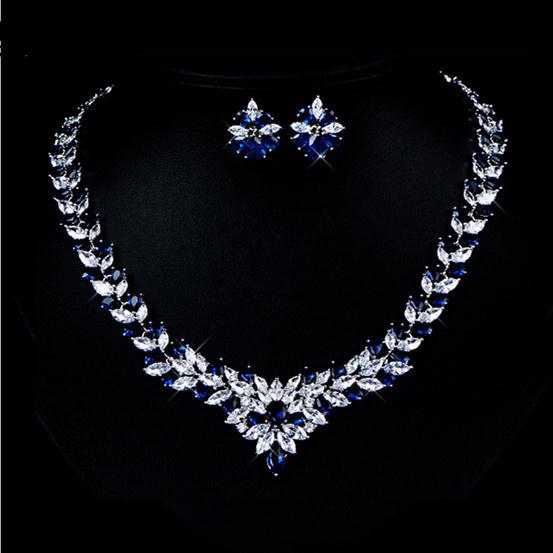 Ensemble de colliers à collier de fleurs Zircon